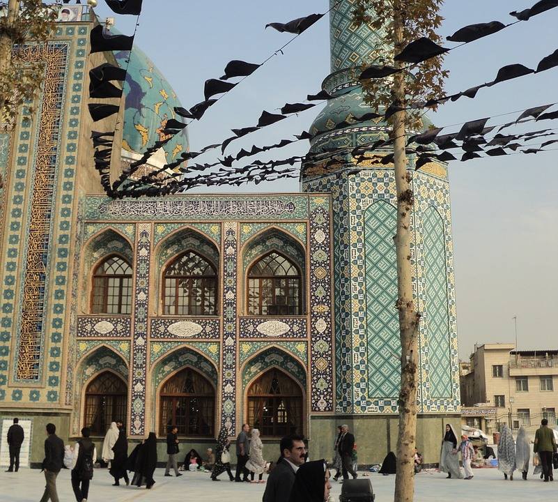 tradycyjny zdobiony budynek w Iranie